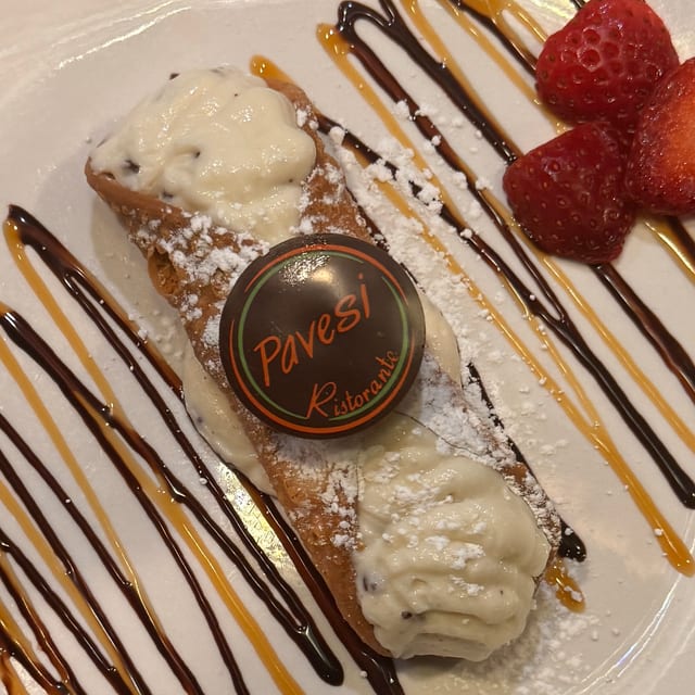 Cannoli.
